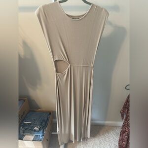 Elegant Beige Women's Dress - L’ABEYE